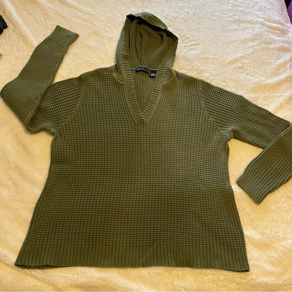 Women’s XL green hooded sweater